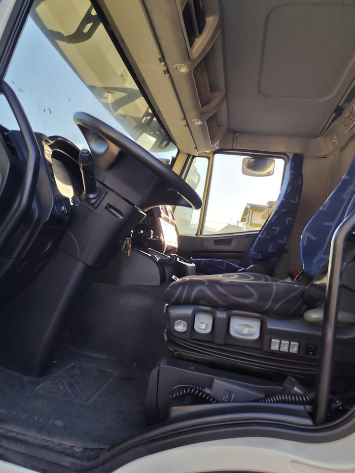 IVECO STRALIS AD 260S31 - Kamion sa tovarnim sandukom: slika 2 IVECO STRALIS AD 260S31 - Kamion sa tovarnim sandukom: slika 2