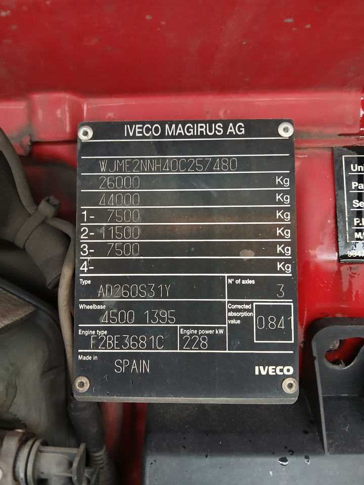 IVECO STRALIS AD 260S31 - Kamion sa golom šasijom i zatvorenom kabinom: slika 5 IVECO STRALIS AD 260S31 - Kamion sa golom šasijom i zatvorenom kabinom: slika 5