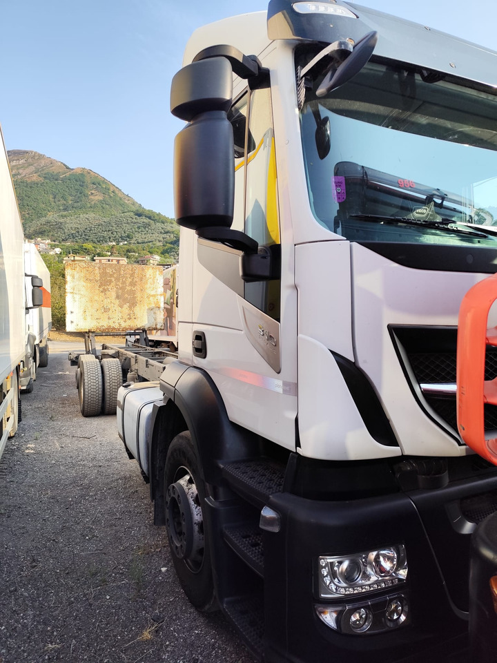 IVECO STRALIS AD 260S31 XP - Kamion sa zatvorenim sandukom: slika 4 IVECO STRALIS AD 260S31 XP - Kamion sa zatvorenim sandukom: slika 4