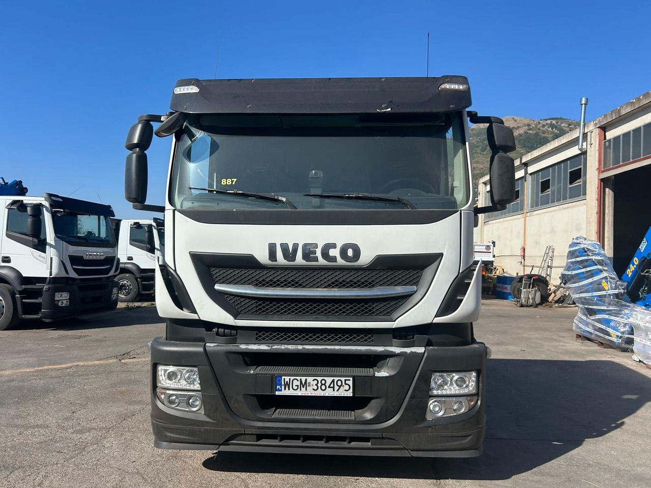 IVECO STRALIS AD 260S31 XP - Kamion sa golom šasijom i zatvorenom kabinom: slika 4 IVECO STRALIS AD 260S31 XP - Kamion sa golom šasijom i zatvorenom kabinom: slika 4