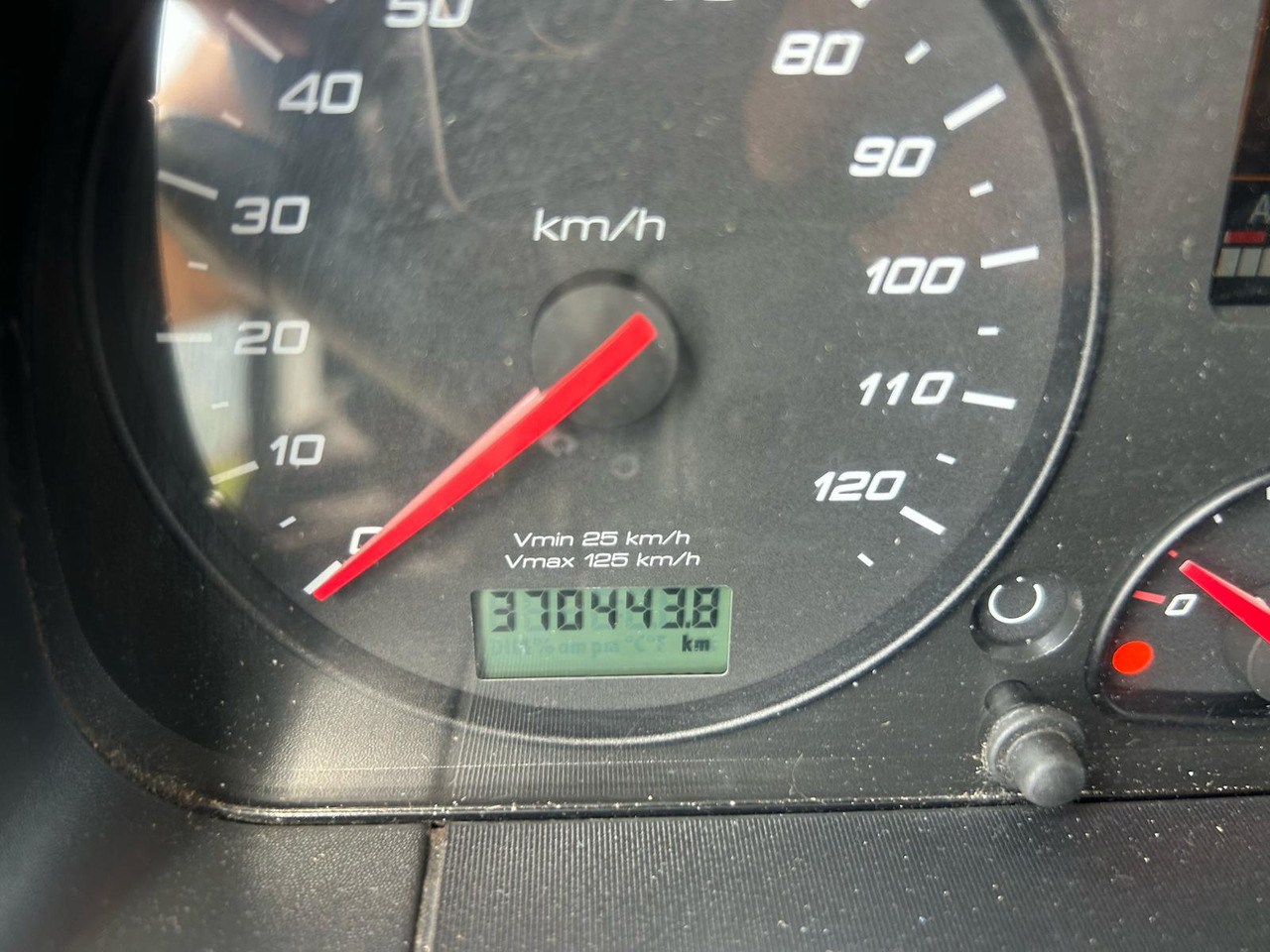 IVECO STRALIS AD 260S31 Y/P - Kamion sa golom šasijom i zatvorenom kabinom: slika 2 IVECO STRALIS AD 260S31 Y/P - Kamion sa golom šasijom i zatvorenom kabinom: slika 2