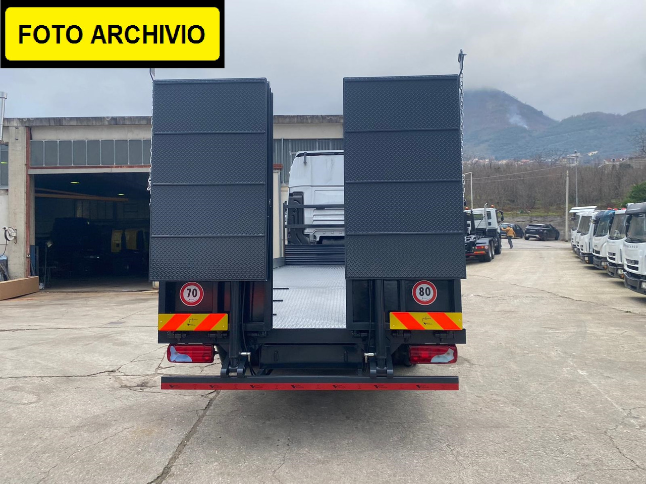 IVECO STRALIS CUBE AD260S42 - Kamion sa tovarnim sandukom: slika 2 IVECO STRALIS CUBE AD260S42 - Kamion sa tovarnim sandukom: slika 2