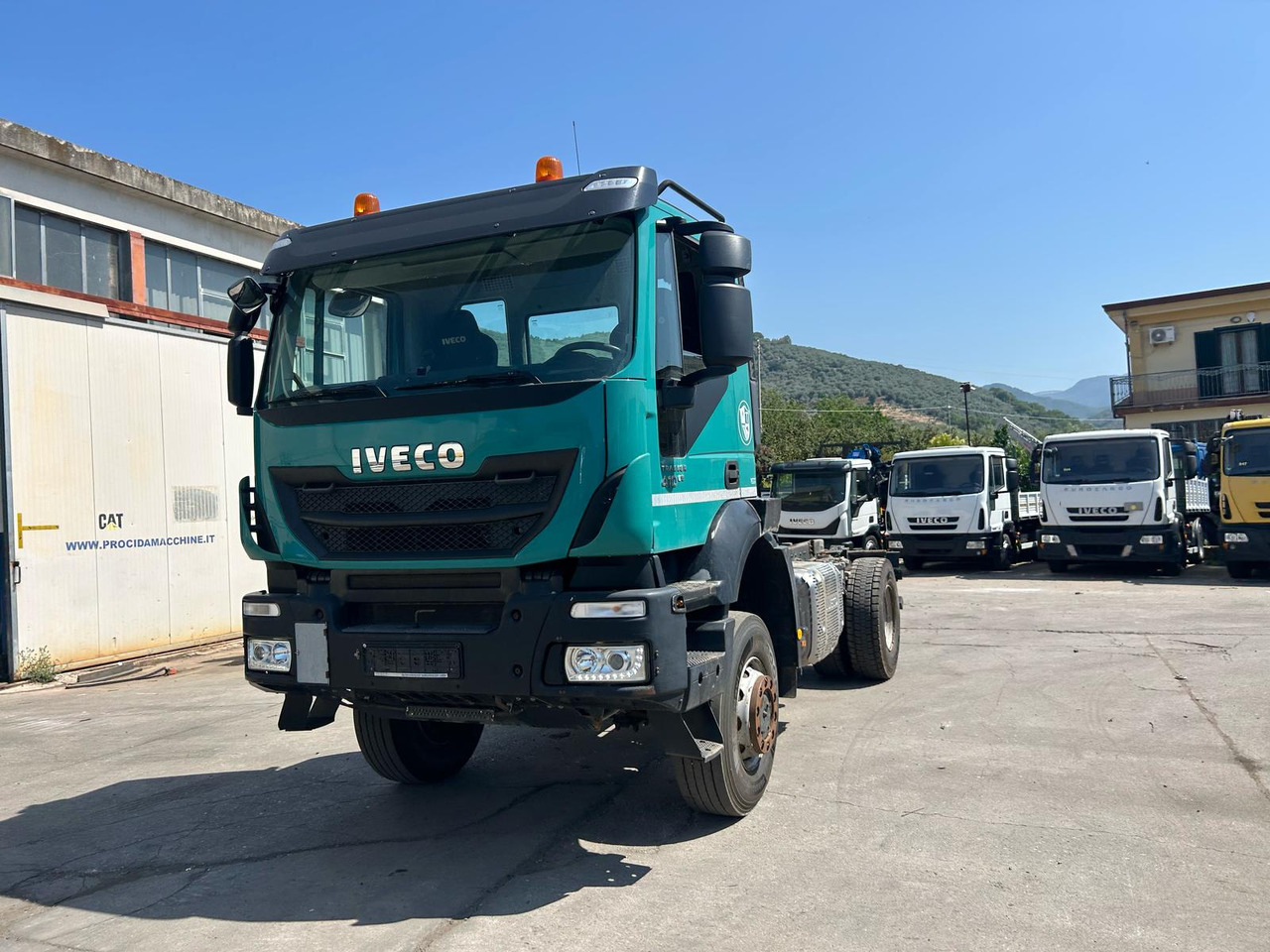 IVECO TRAKKER 190T41 - Kamion sa golom šasijom i zatvorenom kabinom: slika 4 IVECO TRAKKER 190T41 - Kamion sa golom šasijom i zatvorenom kabinom: slika 4