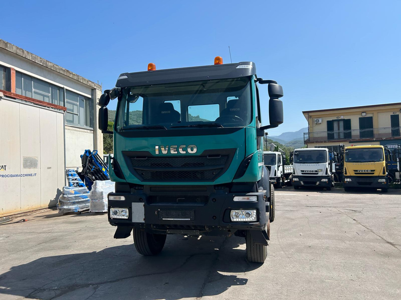 IVECO TRAKKER 190T41 - Kamion sa golom šasijom i zatvorenom kabinom: slika 5 IVECO TRAKKER 190T41 - Kamion sa golom šasijom i zatvorenom kabinom: slika 5