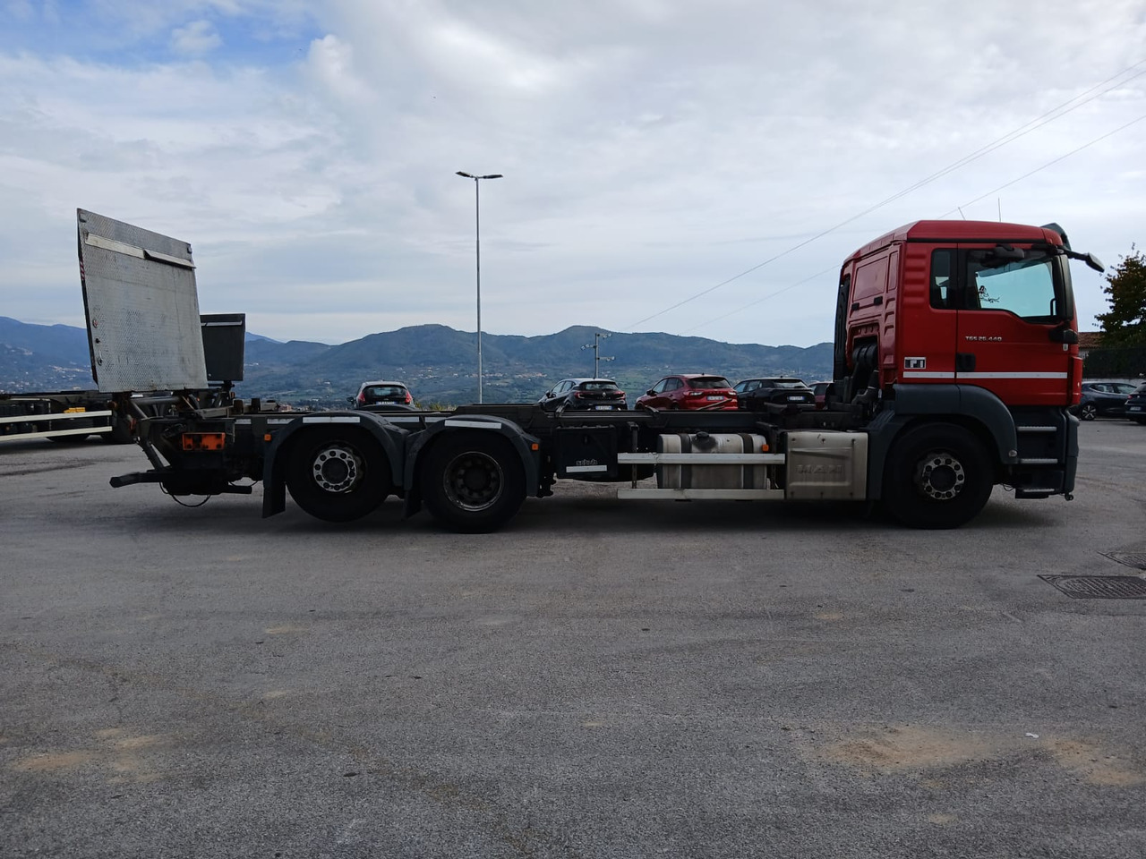 Kamion sa golom šasijom i zatvorenom kabinom MAN TGX 26.440: slika 16 Kamion sa golom šasijom i zatvorenom kabinom MAN TGX 26.440: slika 16