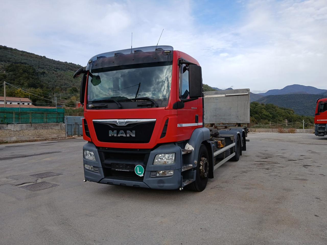 Kamion sa golom šasijom i zatvorenom kabinom MAN TGX 26.440: slika 20 Kamion sa golom šasijom i zatvorenom kabinom MAN TGX 26.440: slika 20