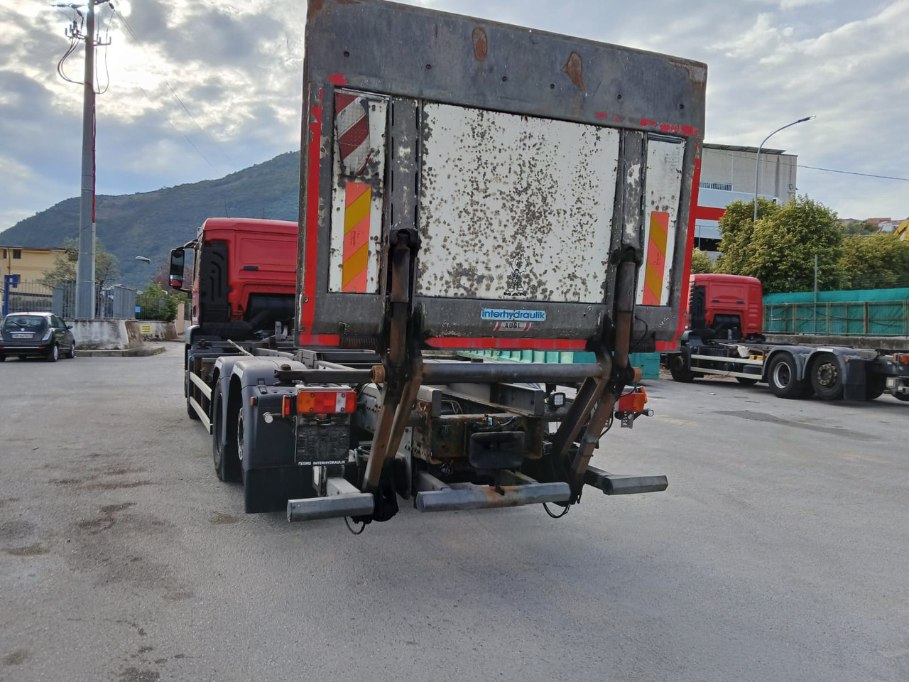 Kamion sa golom šasijom i zatvorenom kabinom MAN TGX 26.440: slika 11 Kamion sa golom šasijom i zatvorenom kabinom MAN TGX 26.440: slika 11