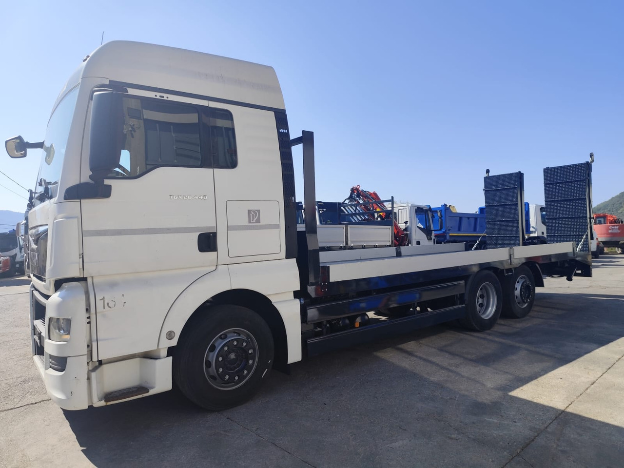MAN TGX 26.440 - Kamion sa tovarnim sandukom: slika 2 MAN TGX 26.440 - Kamion sa tovarnim sandukom: slika 2