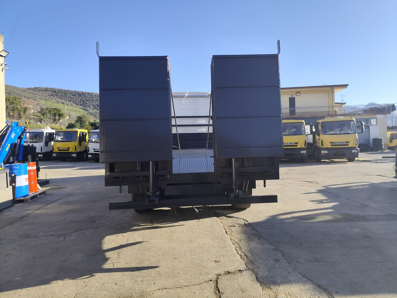 VOLVO FH16.660 - Kamion sa tovarnim sandukom: slika 2 VOLVO FH16.660 - Kamion sa tovarnim sandukom: slika 2