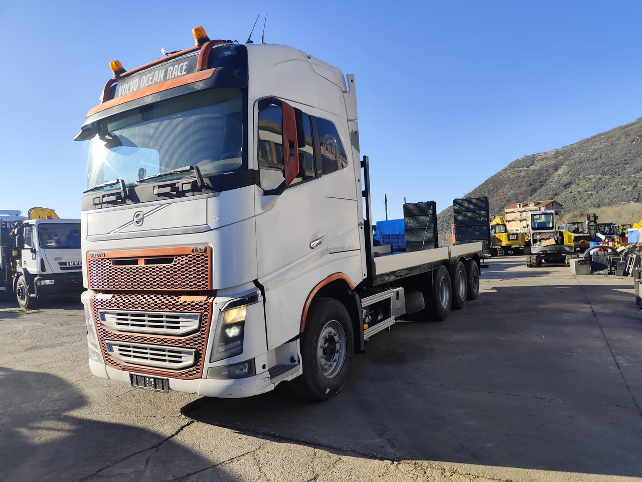 VOLVO FH16.660 - Kamion sa tovarnim sandukom: slika 1 VOLVO FH16.660 - Kamion sa tovarnim sandukom: slika 1