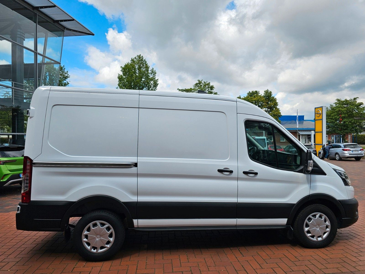 Ford Transit Kasten 350 L2H2 Trend Regalsystem Kamera - Furgon: slika 5 Ford Transit Kasten 350 L2H2 Trend Regalsystem Kamera - Furgon: slika 5