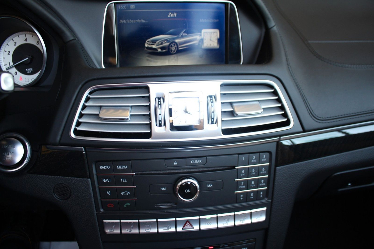Automobil Mercedes-Benz E 500 Cabrio AMG Leder Memory Kamera LED DAB ACC: slika 18
