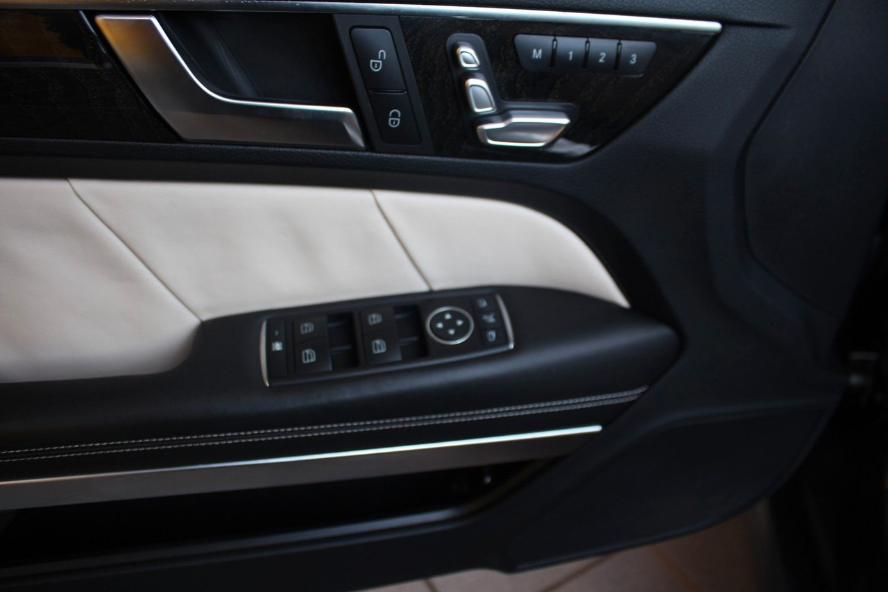 Automobil Mercedes-Benz E 500 Cabrio AMG Leder Memory Kamera LED DAB ACC: slika 14