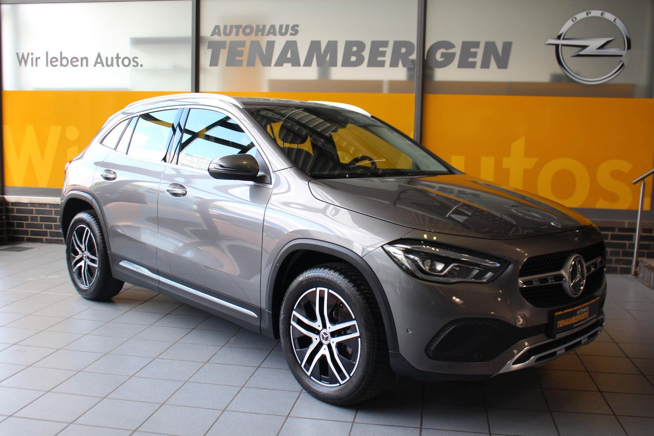 Mercedes-Benz GLA 180 Progressive Navi LED Kamera - SUVSUV: slika 1 Mercedes-Benz GLA 180 Progressive Navi LED Kamera - SUVSUV: slika 1