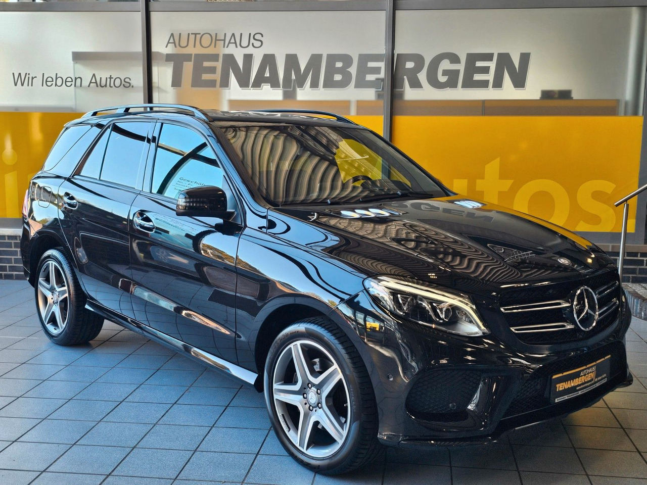 Mercedes-Benz GLE 350 d 4Matic AMG Line - SUVSUV: slika 1 Mercedes-Benz GLE 350 d 4Matic AMG Line - SUVSUV: slika 1