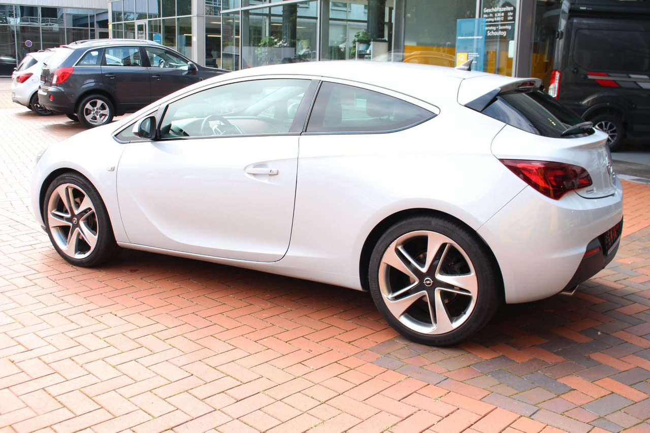 Opel Astra J GTC Innovation - Automobil: slika 2 Opel Astra J GTC Innovation - Automobil: slika 2