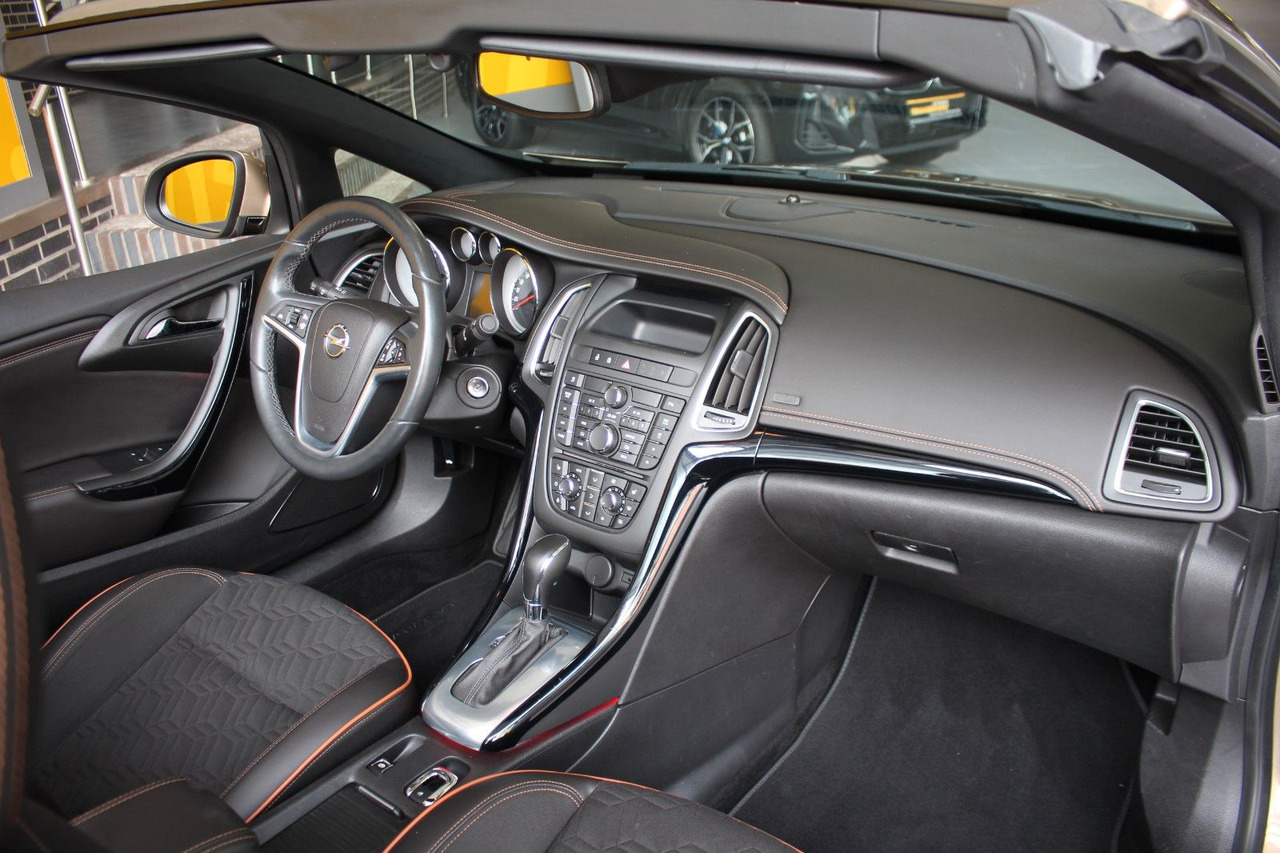 Opel Cascada Innovation AT Sitz- & Lenkradhzg BiXenon - Automobil: slika 5 Opel Cascada Innovation AT Sitz- & Lenkradhzg BiXenon - Automobil: slika 5