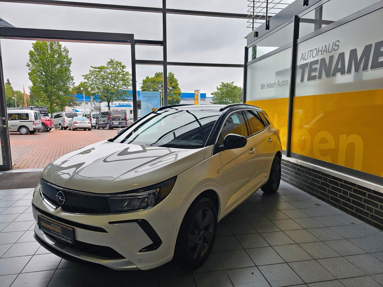 Opel Grandland Elegance AT-8 Navi Kamera LED - SUVSUV: slika 3 Opel Grandland Elegance AT-8 Navi Kamera LED - SUVSUV: slika 3