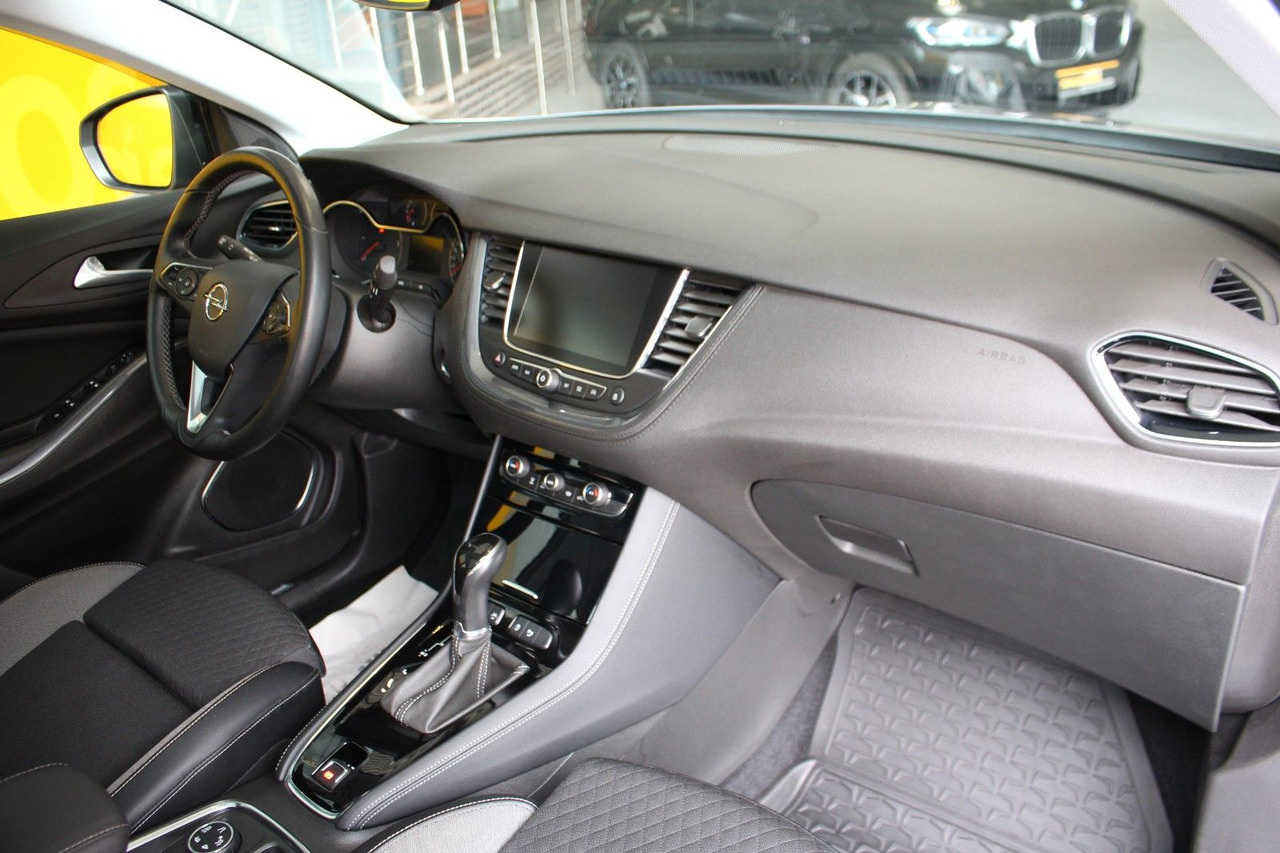 Opel Grandland (X) 2.0 Inno Kamera Keyless LED AHK - SUVSUV: slika 4 Opel Grandland (X) 2.0 Inno Kamera Keyless LED AHK - SUVSUV: slika 4