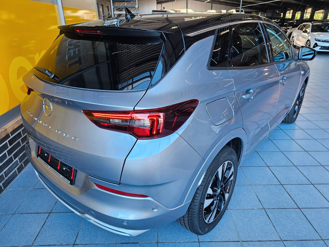 Opel Grandland (X) Elegance IntelliLux 360°Kamera ACC - SUVSUV: slika 4 Opel Grandland (X) Elegance IntelliLux 360°Kamera ACC - SUVSUV: slika 4