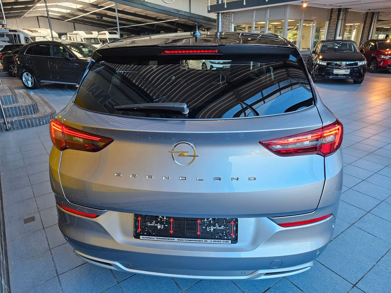 Opel Grandland (X) Elegance IntelliLux 360°Kamera ACC - SUVSUV: slika 5 Opel Grandland (X) Elegance IntelliLux 360°Kamera ACC - SUVSUV: slika 5