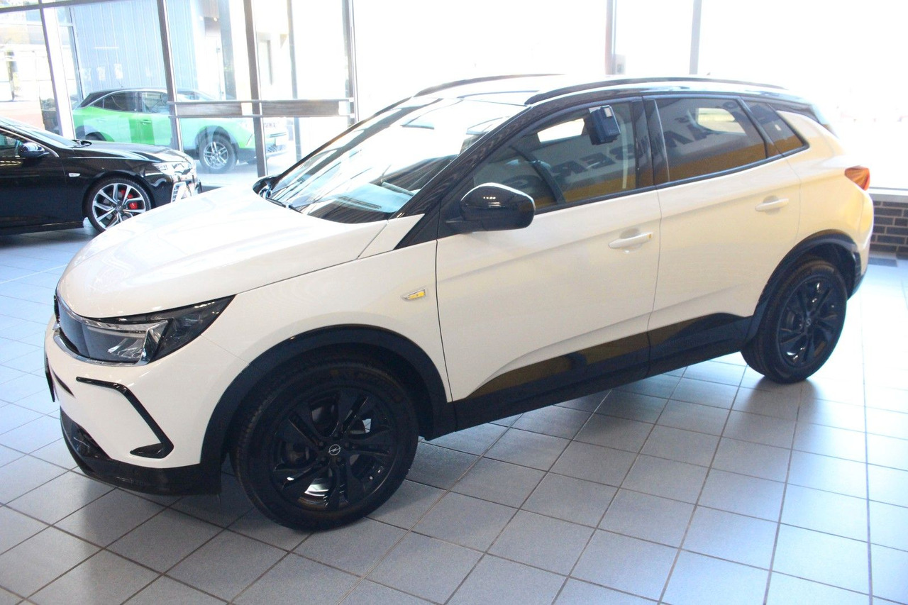 Opel Grandland (X) GS Line AT-8 Kamera AGR Navi LED - SUVSUV: slika 5 Opel Grandland (X) GS Line AT-8 Kamera AGR Navi LED - SUVSUV: slika 5