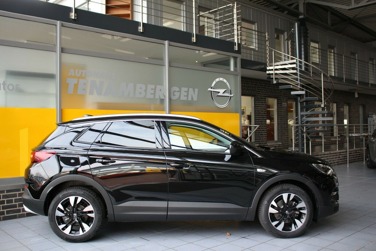 Opel Grandland X Ultimate Leder 360°Kamera DAB - SUVSUV: slika 3 Opel Grandland X Ultimate Leder 360°Kamera DAB - SUVSUV: slika 3