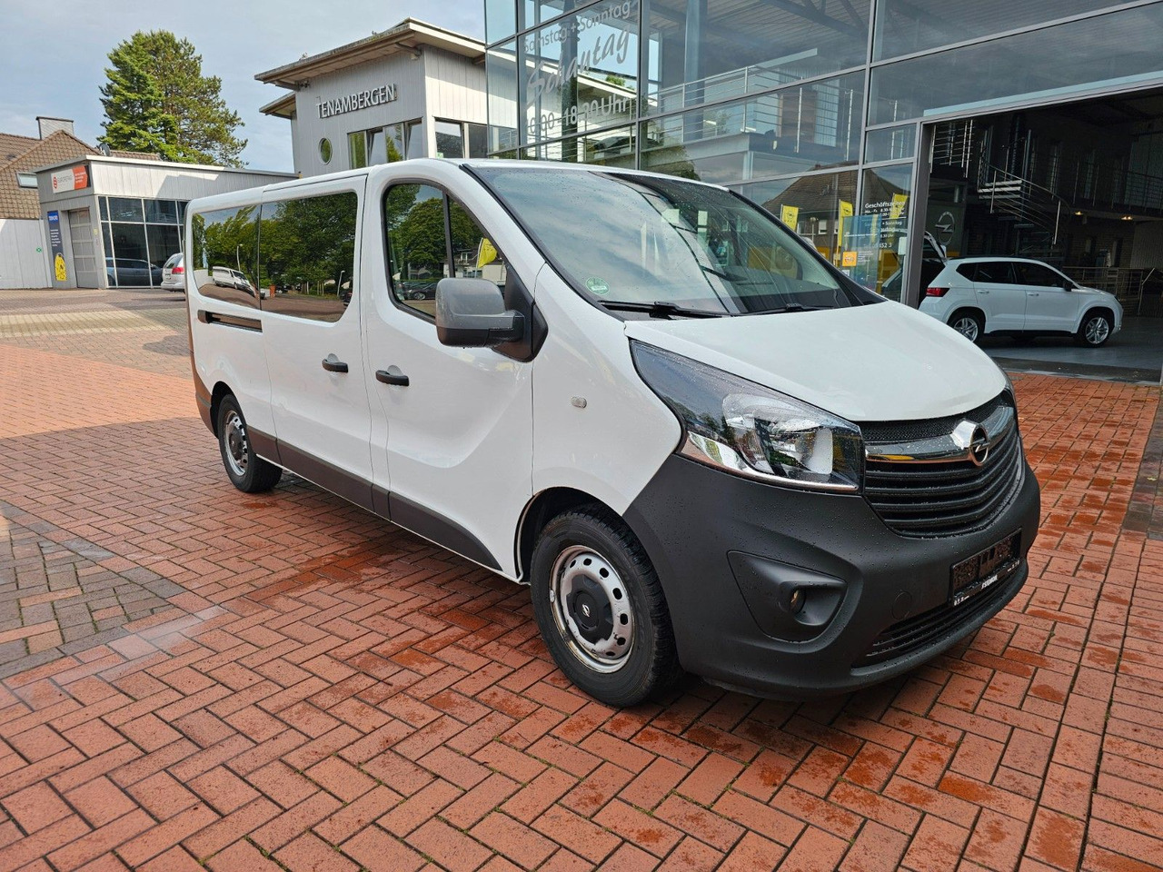 Opel Vivaro B Combi Bus L2H1 2,9t AHK - Putnički kombi: slika 1 Opel Vivaro B Combi Bus L2H1 2,9t AHK - Putnički kombi: slika 1
