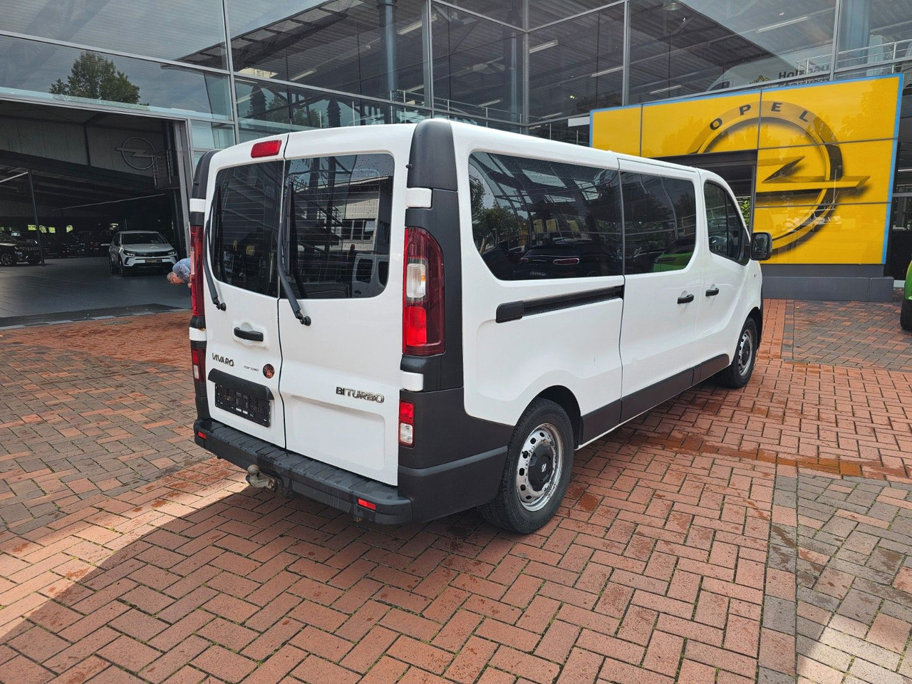 Opel Vivaro B Combi Bus L2H1 2,9t AHK - Putnički kombi: slika 4 Opel Vivaro B Combi Bus L2H1 2,9t AHK - Putnički kombi: slika 4