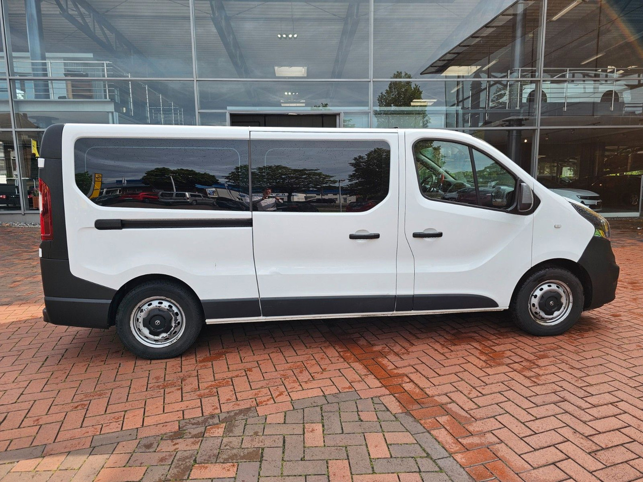 Opel Vivaro B Combi Bus L2H1 2,9t AHK - Putnički kombi: slika 5 Opel Vivaro B Combi Bus L2H1 2,9t AHK - Putnički kombi: slika 5