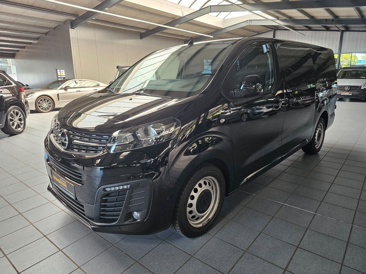 Opel Vivaro Kasten FlexSpace L DoKa Navi CarPlay DAB - Mali kombi, Dostavno vozilo sa duplom kabinom: slika 1 Opel Vivaro Kasten FlexSpace L DoKa Navi CarPlay DAB - Mali kombi, Dostavno vozilo sa duplom kabinom: slika 1
