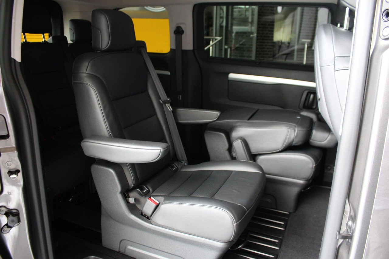 Putnički kombi Opel Zafira Life Tourer M Standheizung Massage AHK: slika 12
