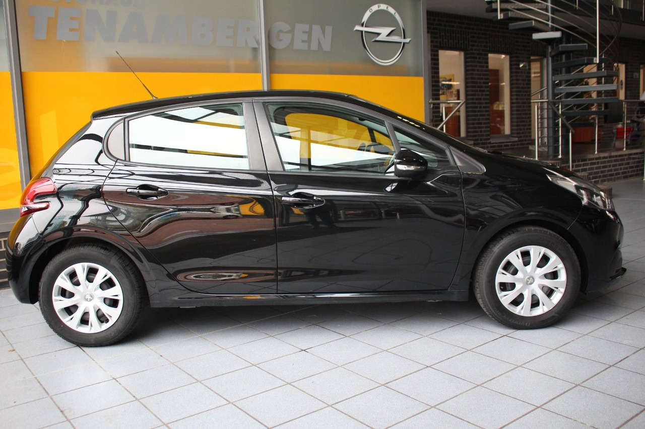 Peugeot 208 Active Klima PDC Sitzheizung Bluetooth - Limuzina: slika 3 Peugeot 208 Active Klima PDC Sitzheizung Bluetooth - Limuzina: slika 3