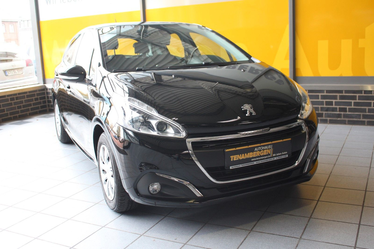 Peugeot 208 Active Klima PDC Sitzheizung Bluetooth - Limuzina: slika 2 Peugeot 208 Active Klima PDC Sitzheizung Bluetooth - Limuzina: slika 2