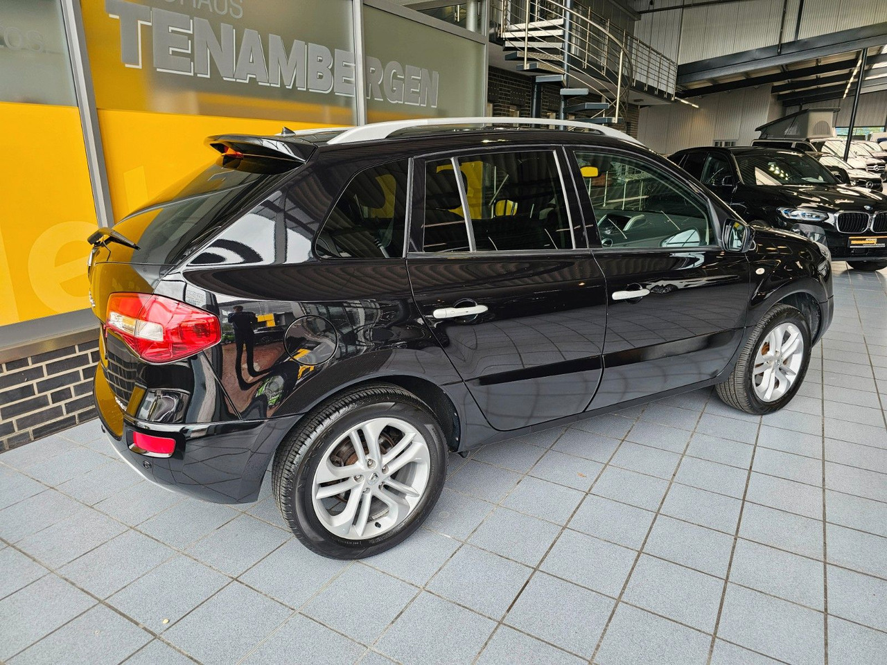 Renault Koleos 2.0 dCi Night&Day 4x4 Leder Navi Bose - SUVSUV: slika 2 Renault Koleos 2.0 dCi Night&Day 4x4 Leder Navi Bose - SUVSUV: slika 2