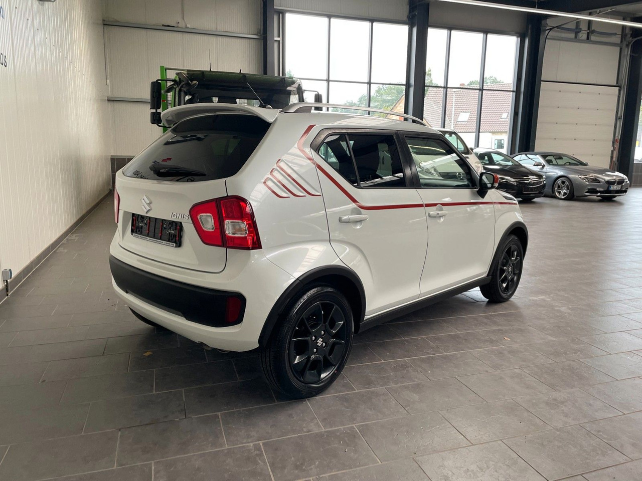 Suzuki Ignis 1,2 Intro Edtion+ - Automobil: slika 3 Suzuki Ignis 1,2 Intro Edtion+ - Automobil: slika 3