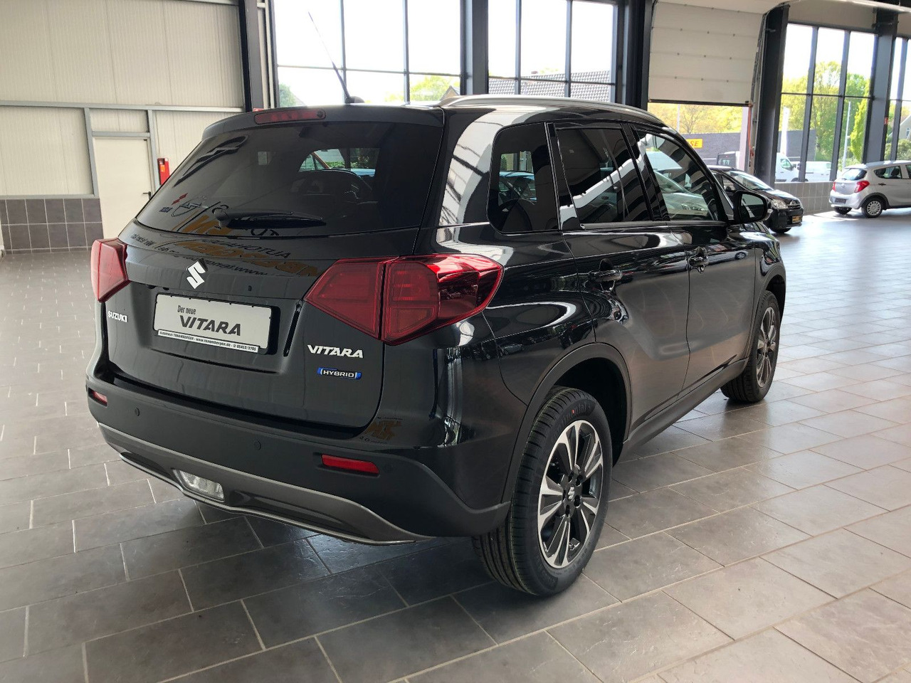 Suzuki Vitara 1.5 Hybrid Comfort+Automatik/ Panor.-Dach - SUVSUV: slika 3 Suzuki Vitara 1.5 Hybrid Comfort+Automatik/ Panor.-Dach - SUVSUV: slika 3