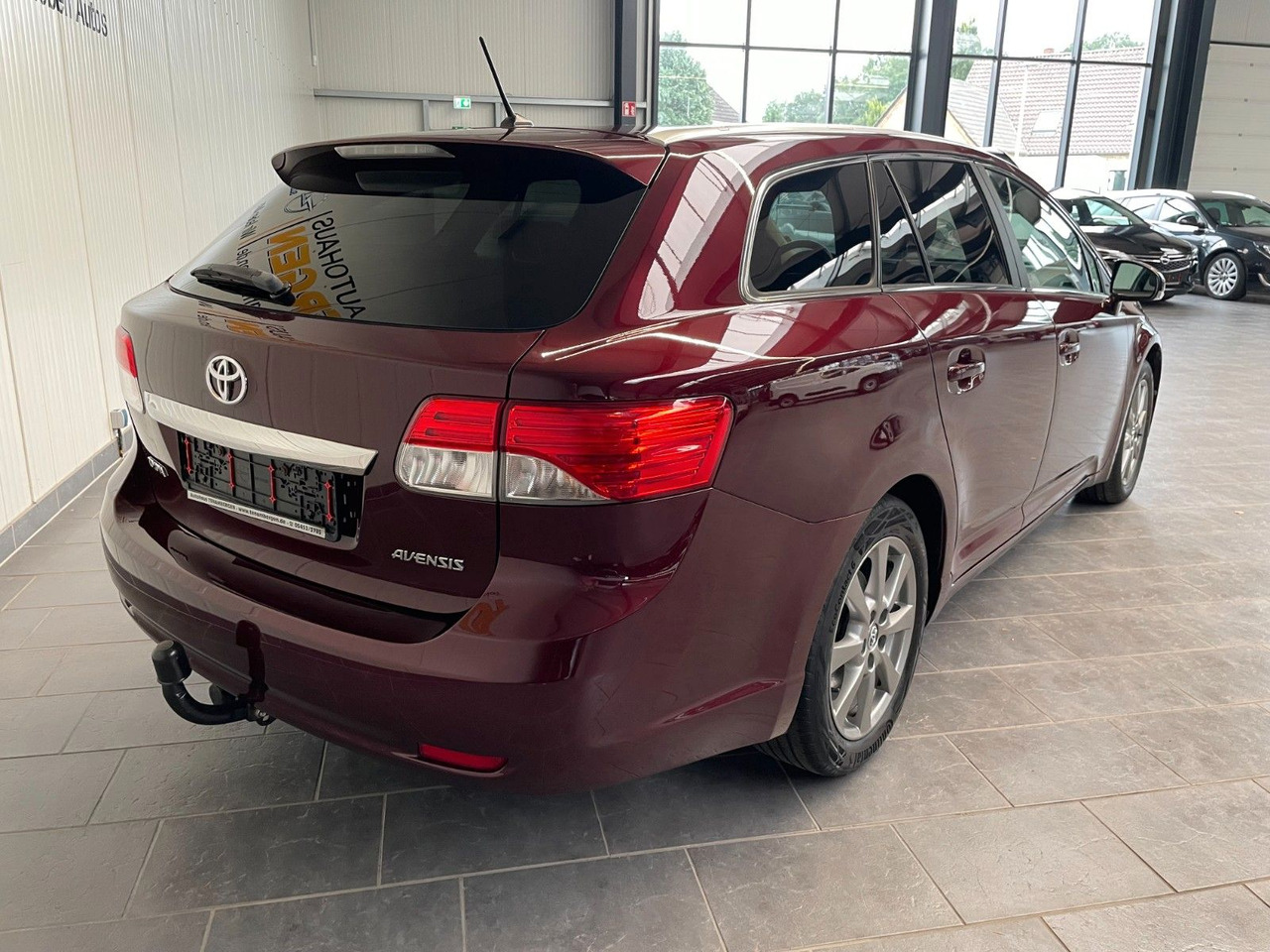 Toyota Avensis Kombi Executive AHK/ 8-Fach Bereift - Karavan: slika 3 Toyota Avensis Kombi Executive AHK/ 8-Fach Bereift - Karavan: slika 3