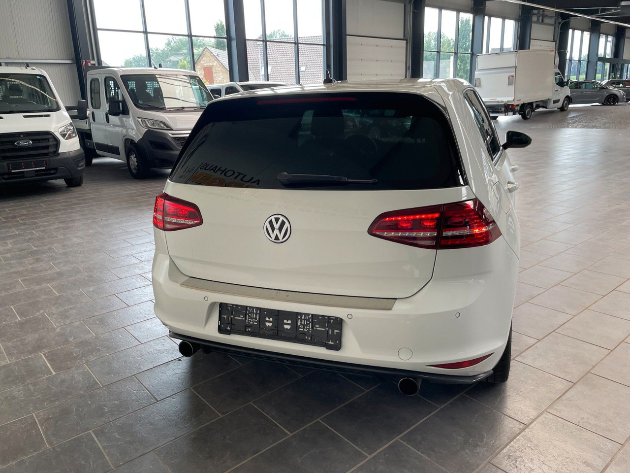 Volkswagen Golf VII GTI Performance BMT /Alu -Winterreifen - Limuzina: slika 4 Volkswagen Golf VII GTI Performance BMT /Alu -Winterreifen - Limuzina: slika 4