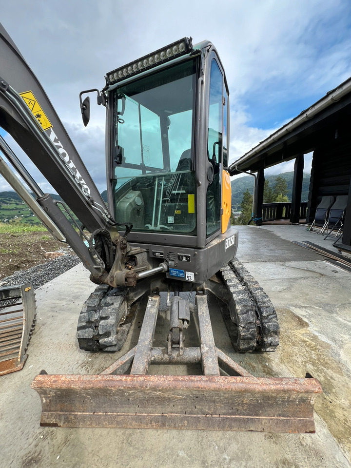 Volvo ECR25D - Bager: slika 2 Volvo ECR25D - Bager: slika 2