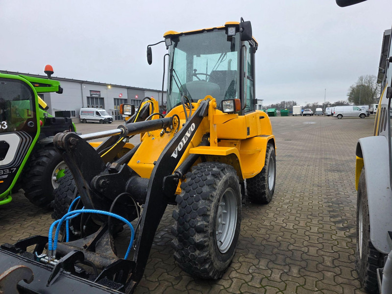 Volvo L30 - Utovarivač točkaš: slika 3 Volvo L30 - Utovarivač točkaš: slika 3