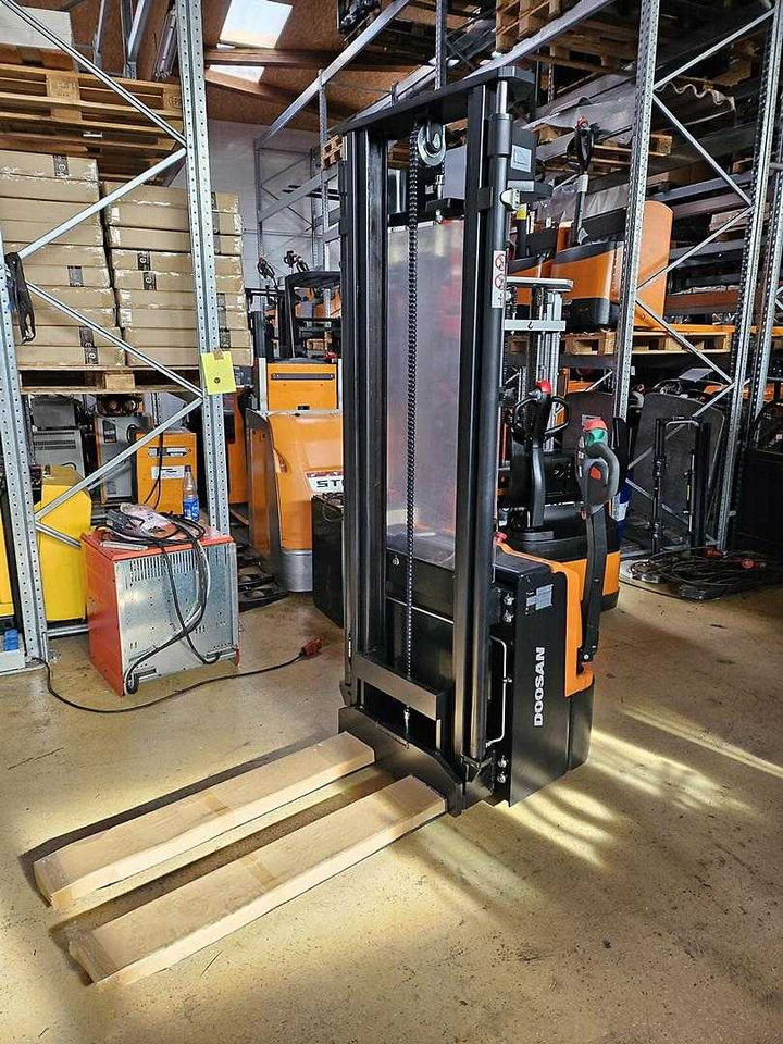 Doosan BSL12N - Slagač: slika 3 Doosan BSL12N - Slagač: slika 3