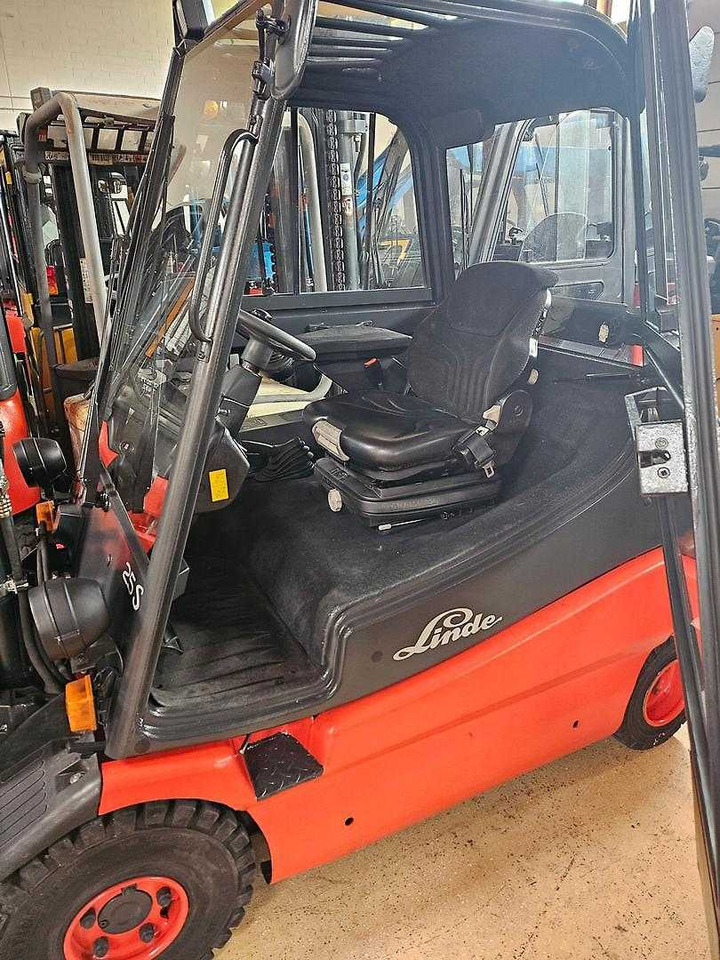 Linde E25S-03 - Električni viljuškar: slika 1 Linde E25S-03 - Električni viljuškar: slika 1