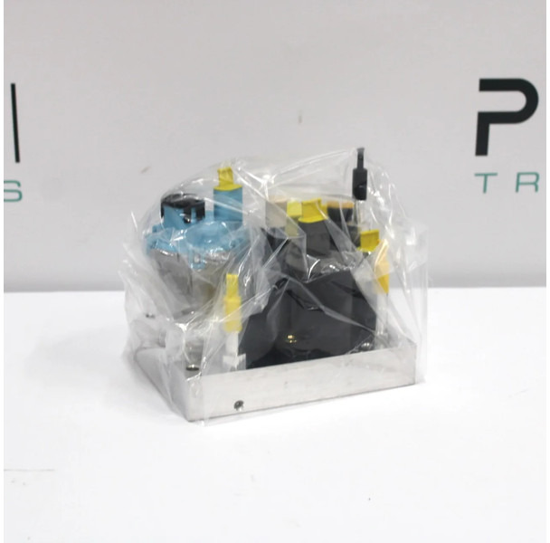 Volvo FH/FM AdBlue Pomp 21679299 | 7421892627 | 23387854 Nieuw - Obrada goriva/ Dostava goriva za Kamion: slika 2 Volvo FH/FM AdBlue Pomp 21679299 | 7421892627 | 23387854 Nieuw - Obrada goriva/ Dostava goriva za Kamion: slika 2