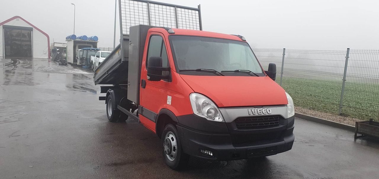 IVECO Daily 35C13 - Dostavno vozilo istovarivač: slika 1 IVECO Daily 35C13 - Dostavno vozilo istovarivač: slika 1