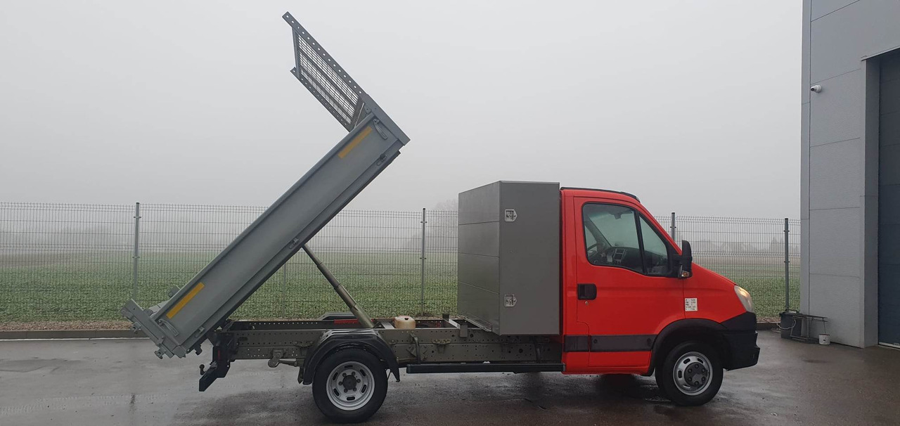 IVECO Daily 35C13 - Dostavno vozilo istovarivač: slika 3 IVECO Daily 35C13 - Dostavno vozilo istovarivač: slika 3