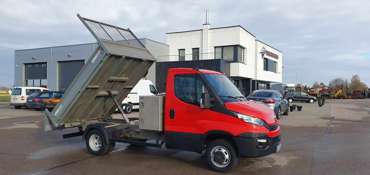 IVECO Daily - Dostavno vozilo istovarivač: slika 2 IVECO Daily - Dostavno vozilo istovarivač: slika 2