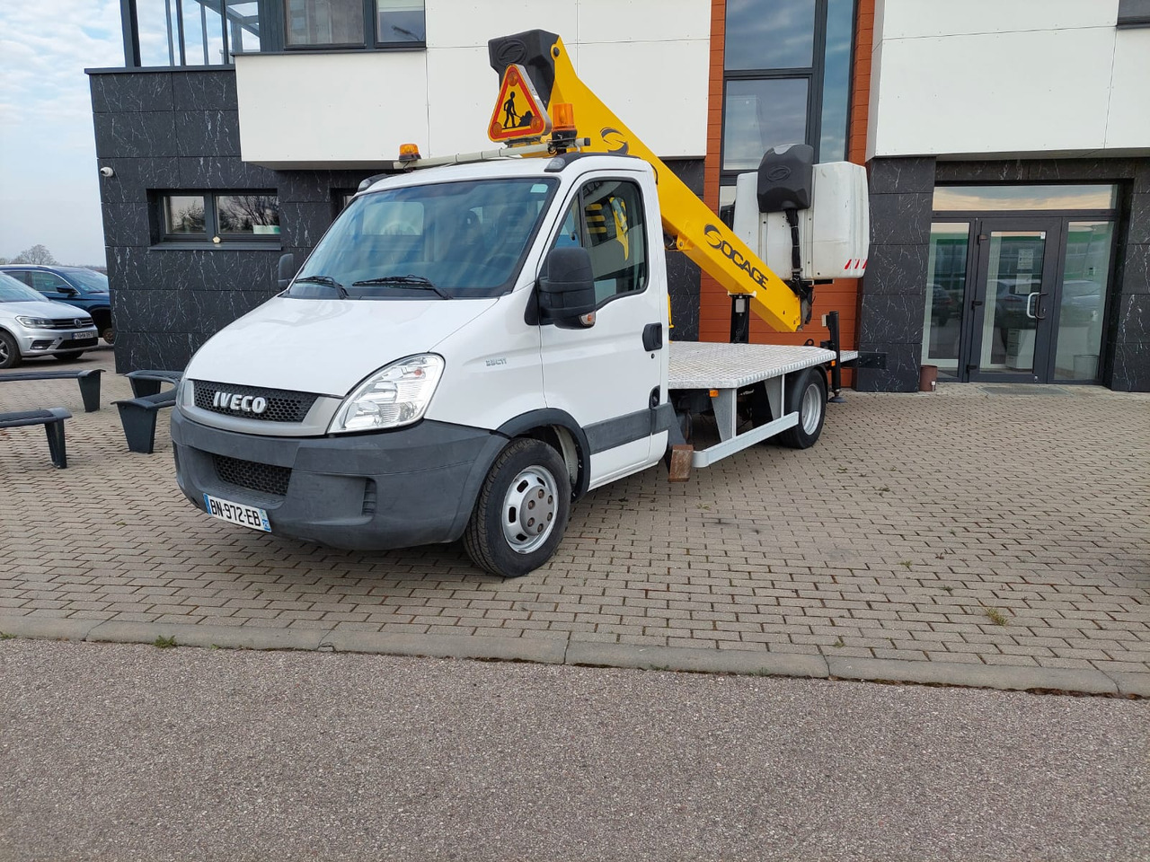 Iveco 35C11 - Vazdušna platforma montirana na kamion: slika 2 Iveco 35C11 - Vazdušna platforma montirana na kamion: slika 2