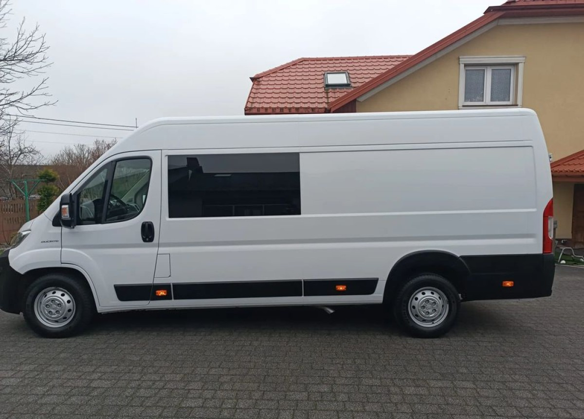 Fiat Ducato Max Brygadowy 7-osobowy 2.3 180ps. - Dostavno vozilo sa duplom kabinom: slika 3 Fiat Ducato Max Brygadowy 7-osobowy 2.3 180ps. - Dostavno vozilo sa duplom kabinom: slika 3