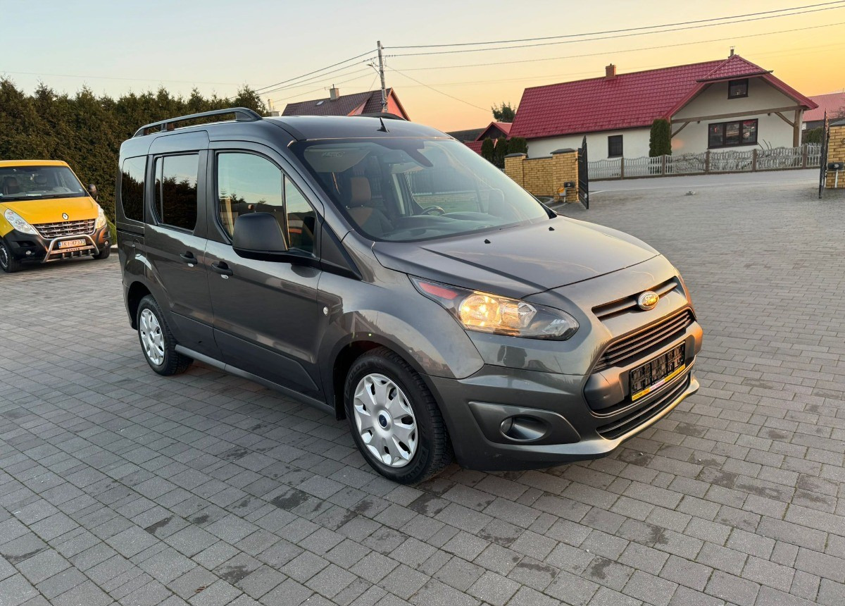 Ford Tourneo Connect Bogato doposażony I Lakier 100 Bezwypadkowy - Minibus, Putnički kombi: slika 4 Ford Tourneo Connect Bogato doposażony I Lakier 100 Bezwypadkowy - Minibus, Putnički kombi: slika 4